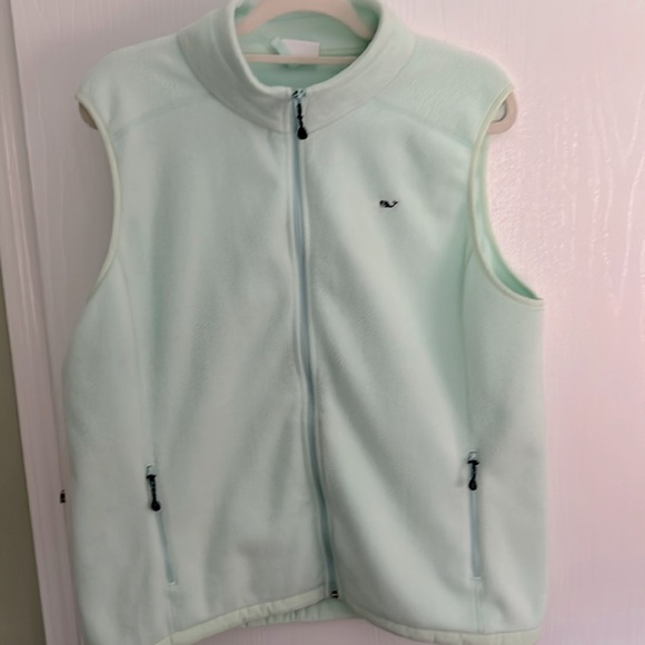 Vineyard Vines woman’s fleece vest - Picture 1 of 4